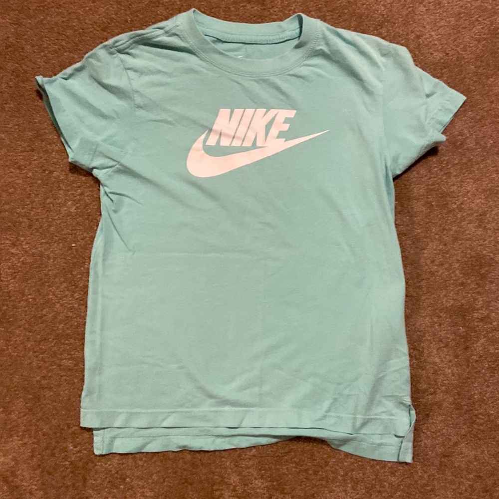 Nike tee